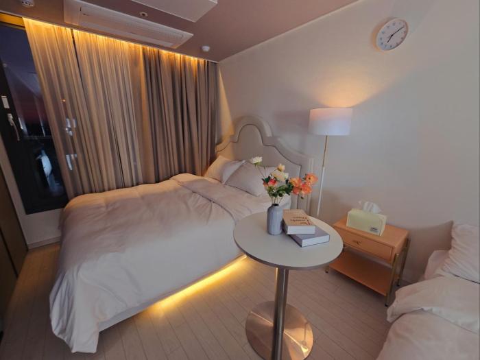 Dongseongro DSR&U Hotel room