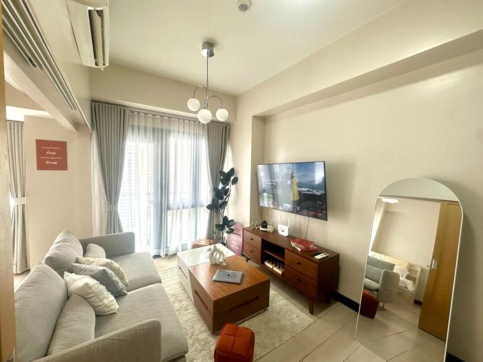 Cozy 1BR at Greenbelt Hamilton Makati