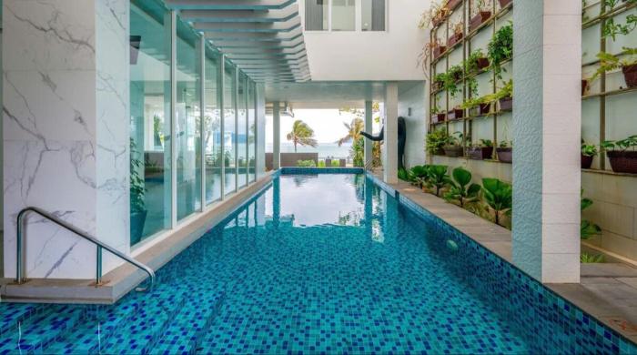 Ocean View Villa - 8 Bedrooms - In Great Location - Just 10M From The Beach