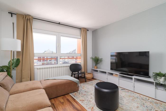 Bright Apt With Amazing Views