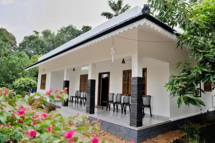 Navaratna Holiday Homestay