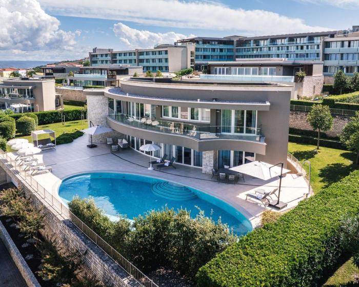 Grand Villas Adriatic situated within luxury golf & spa resort Kempinski Hotel Adriatic