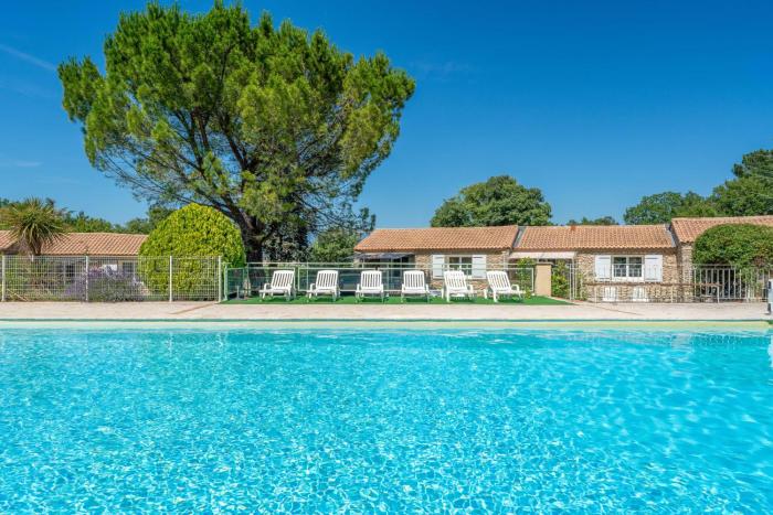 Nice provencal cottage in a tourist residence
