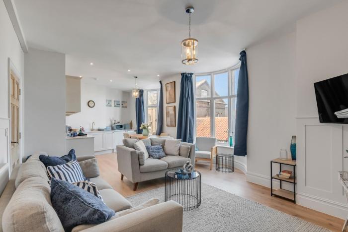 2 - Modern & Stylish 3-Bed Apartment in Cromer