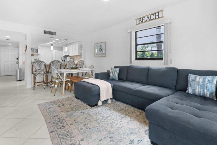 Stunning Condo at Park Shore Resort 149