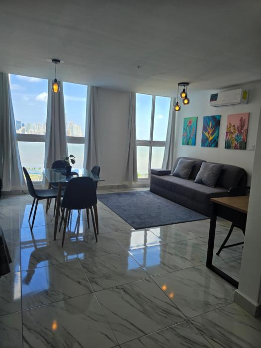 Espectacular apartamento con vista al mar
