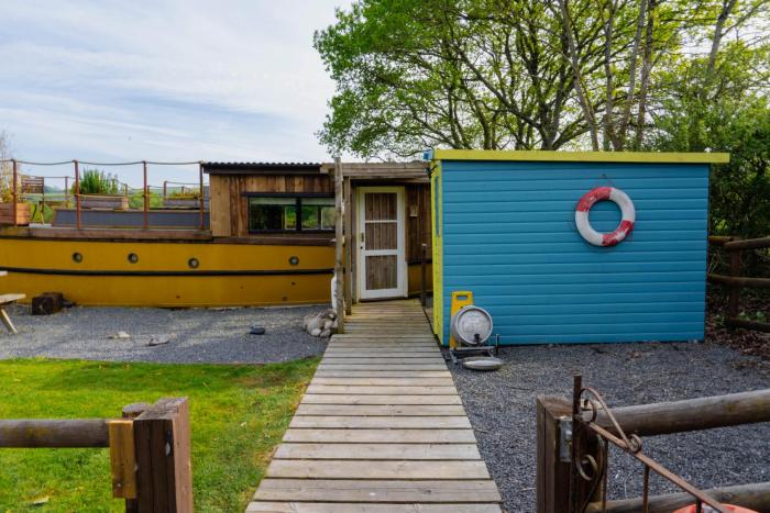 Swallowfield Glamping-Unsinkable