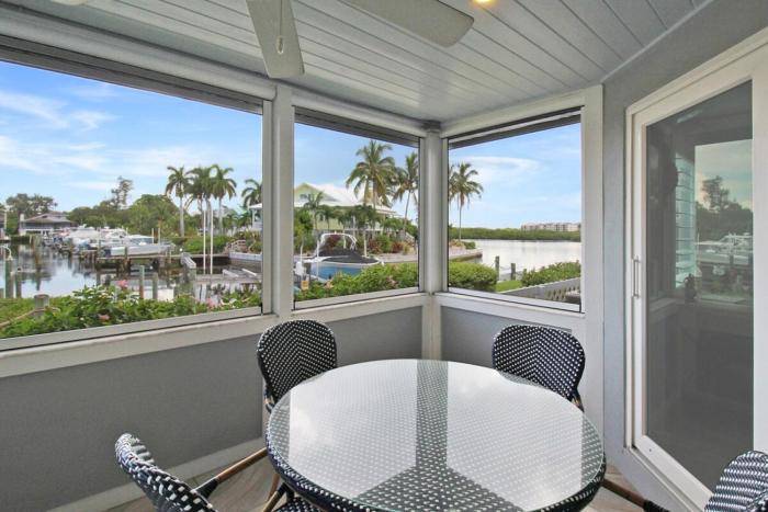 Stunning Harbor View Condo on Siesta Key