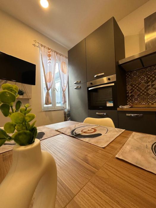 Orange Grove Apartment