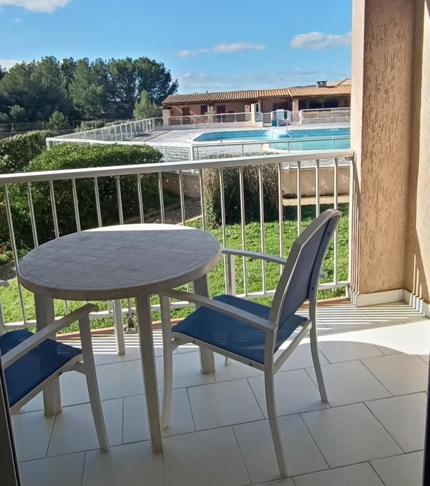 Studio cosy pour curistes avec terrasse, vue sur piscine