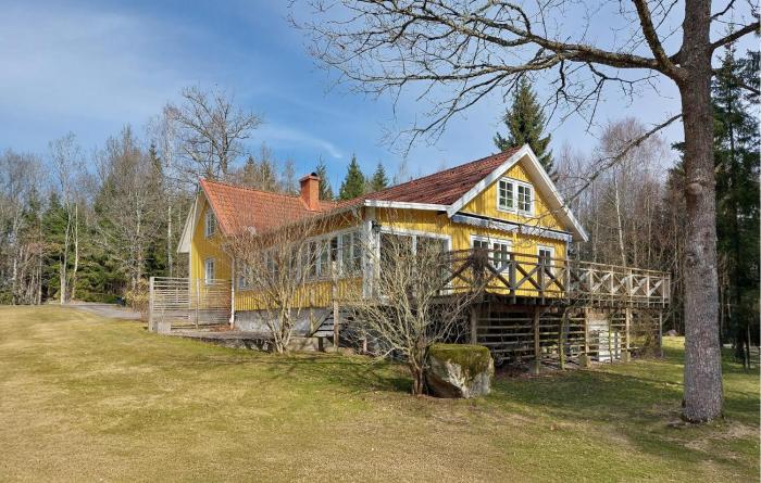 Amazing Home In Ör With Wifi