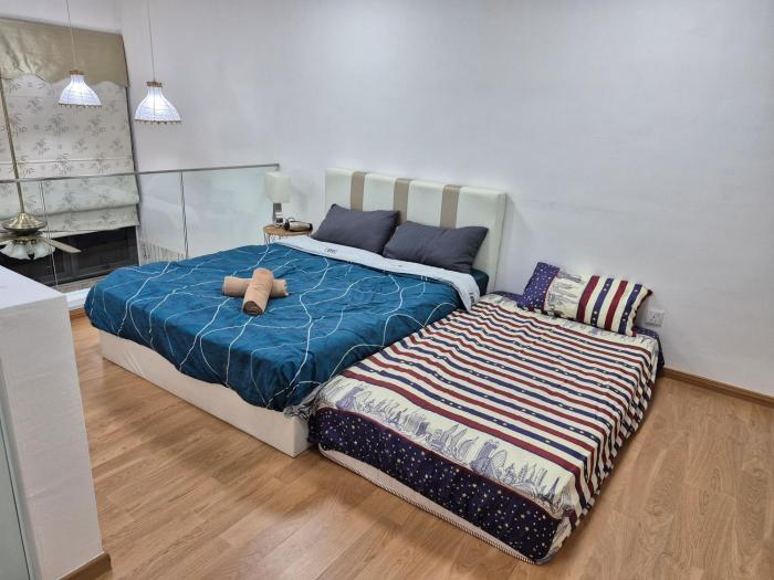 EkoCheras with Balcony Sunshine Cosy Condo Next to MRT Stay 3 or 4 Pax