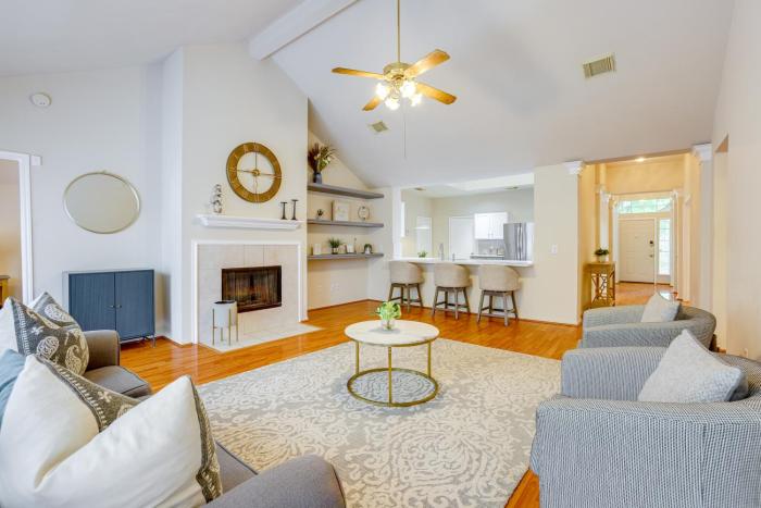 Private Yard and Gazebo Quiet Houston Home