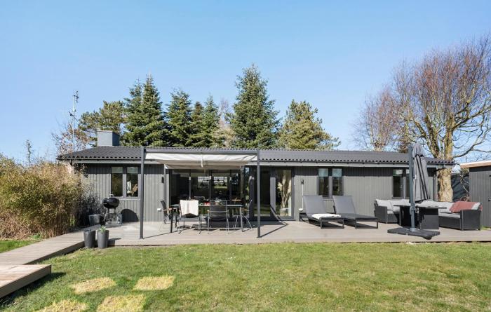 4 Bedroom Stunning Home In Væggerløse