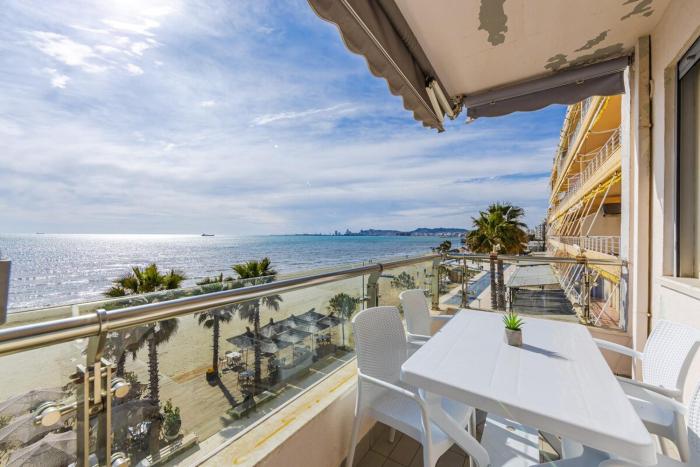 The Beachfront Horizont by PS