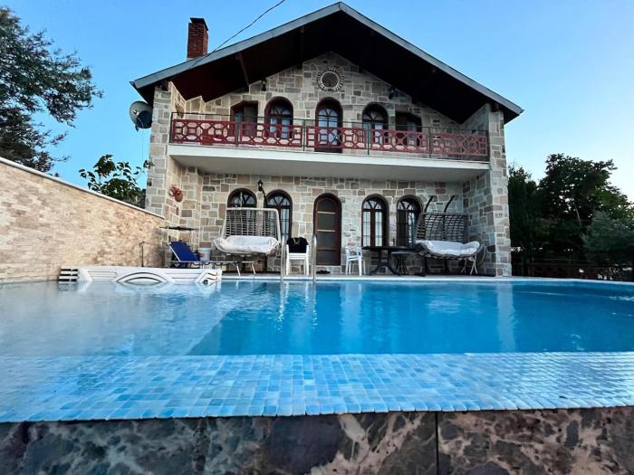 Detached Stone Villa with Pool Sleeps 9