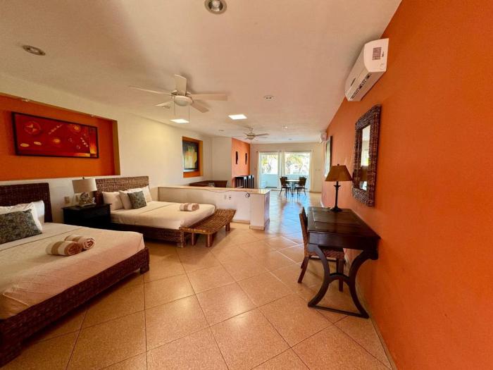 HOTEL CARASOL VILLAS & SUITES