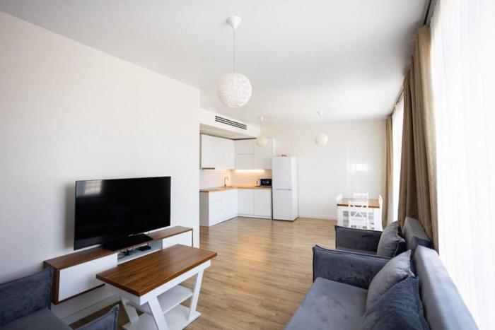 Luxury White Sails Apartment