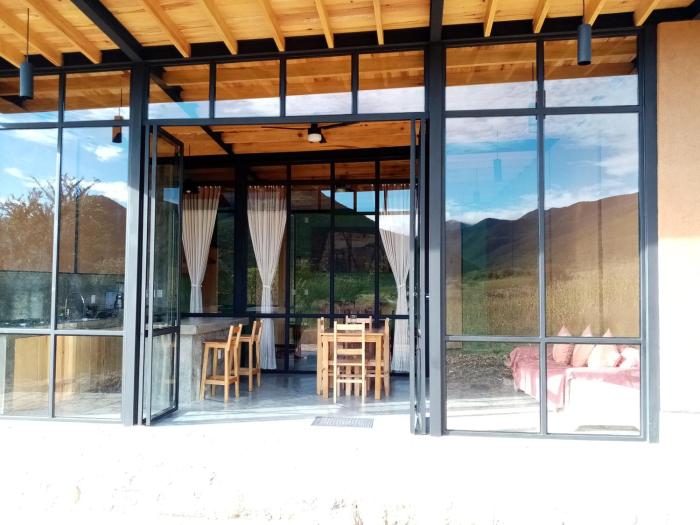 Bungalow al pie de la montaña