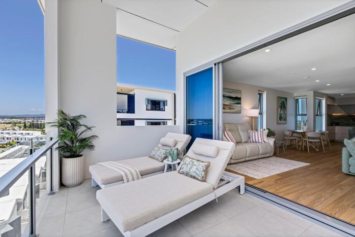 Azzure Bokarina Penthouse- Brand New- Ocean View- Resort Style Pool- Steam Room