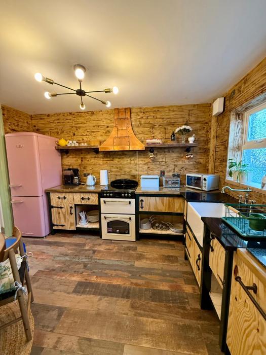 Superb Large Bespoke 5 Star Detached Villa, Prime Location, Belfast Stay