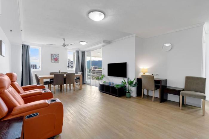 McLeod Rise - Cairn Base with Rooftop Pool & Spa