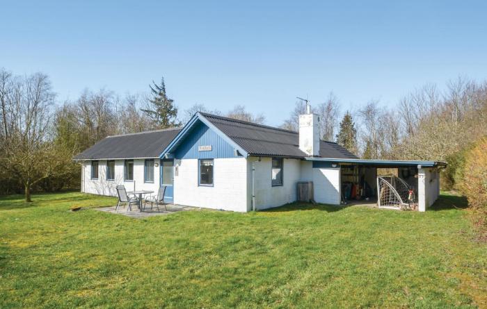 2 Bedroom Nice Home In Roslev