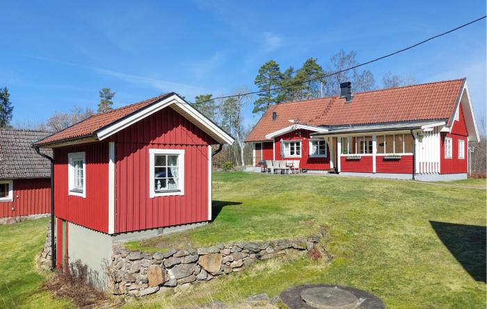 Nice Home In Vittsjö With Sauna