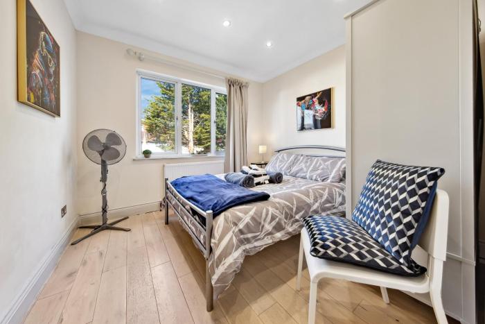 Stylish 4 Bed 2 Bath NW London
