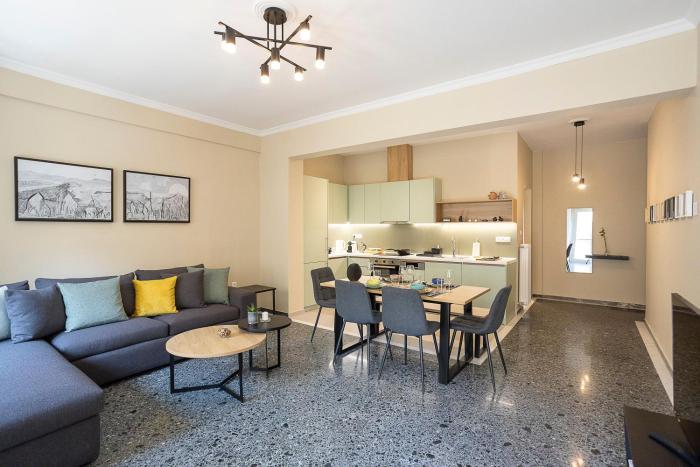 Spacious 2-Bedroom Retreat in the Heart of Athens