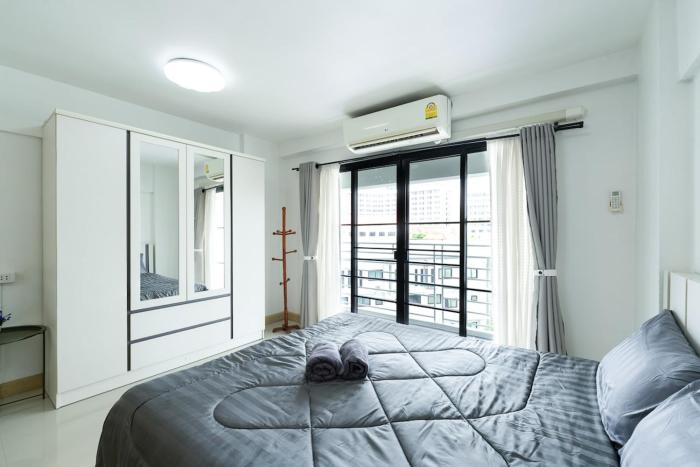 Mountain View with Swimming Pool Condo Near Nimman