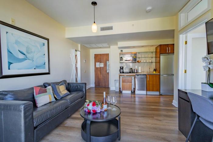 Amazing 1 Bedroom with Rooftop Pool D309