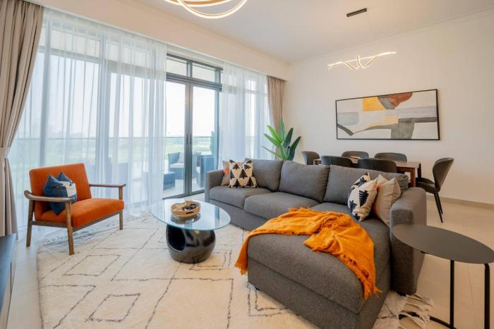 Lux Golf Views 3 BR in Emirates Hills