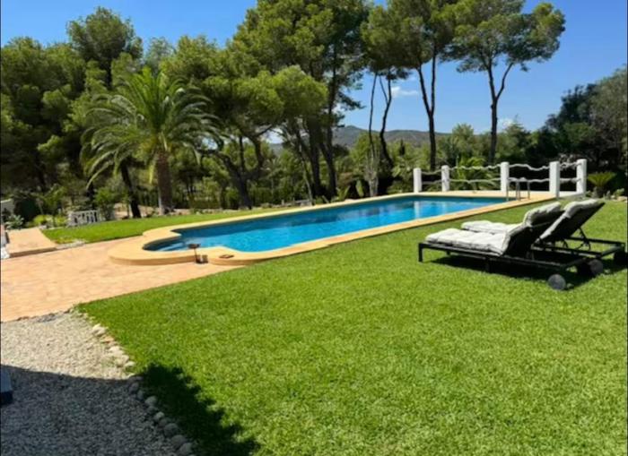 Villa Javea 10000 m carrés de jardin à 8 minutes de la plage