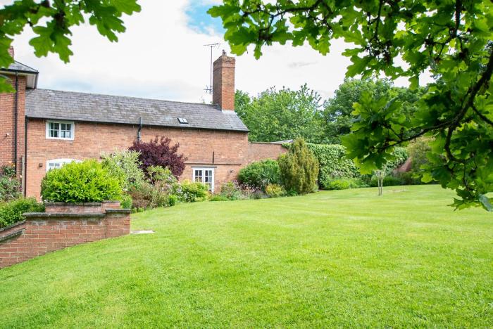 The Nest at Winnall Luxury 19th Century Cottage