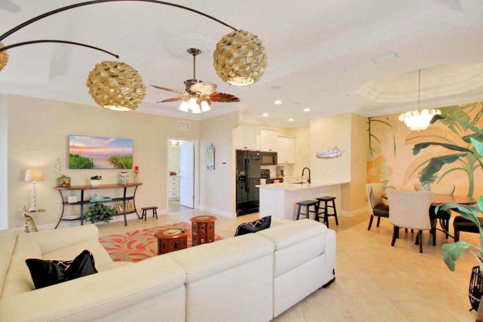 2BR Condo On Venice Island - Minutes To Beaches