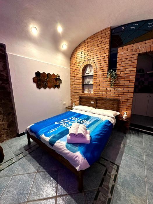 Dal Ferroviere - A Charming Stone Retreat in Cinque Terre