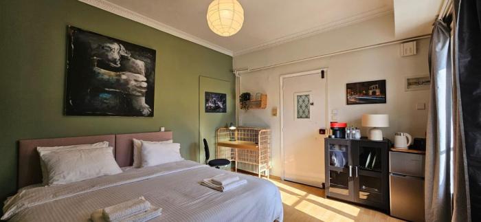 Cosy 1BR Apt with Balcony in Vibrant Exarcheia