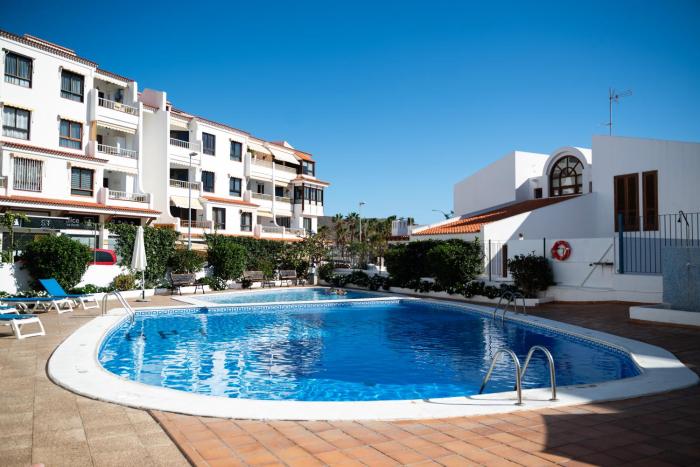 los cristianos pool & sun apartment