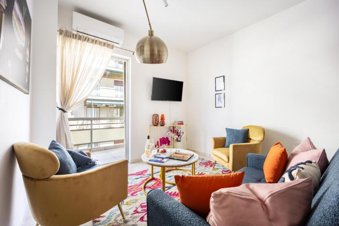 Modern 2BR Apartment with Balcony Near Metro