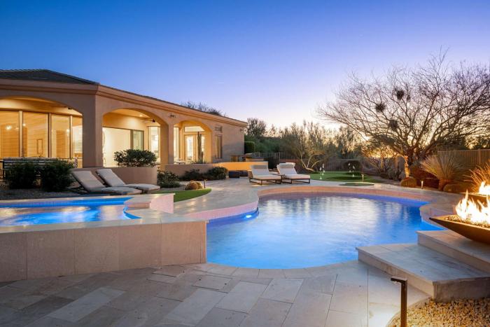 Sierra Luxe Home - Chic Design Dream Backyard with Pool
