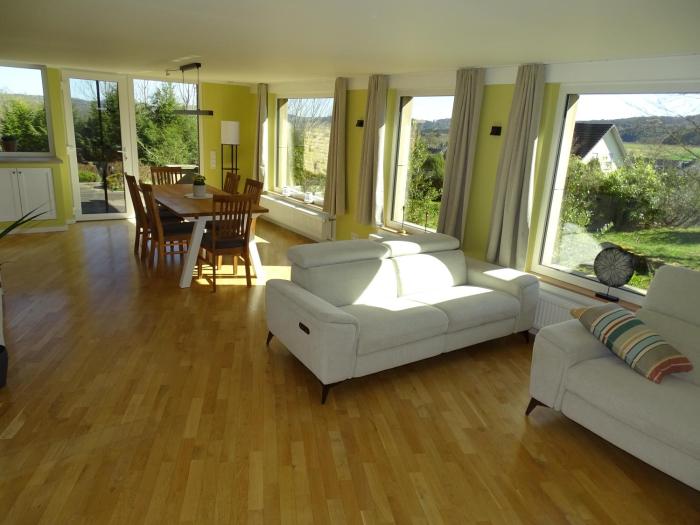 Ferienhaus Eifelgruß, in schöner Waldrandlage und tollem Naturgarten