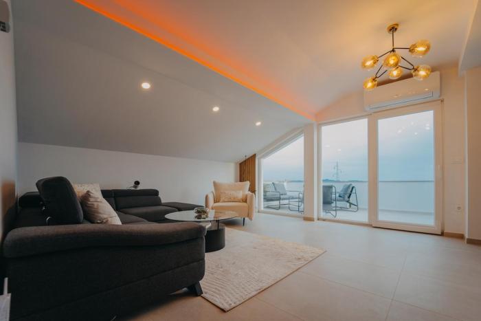 Penthouse Oasis with Sea Views and Terrace