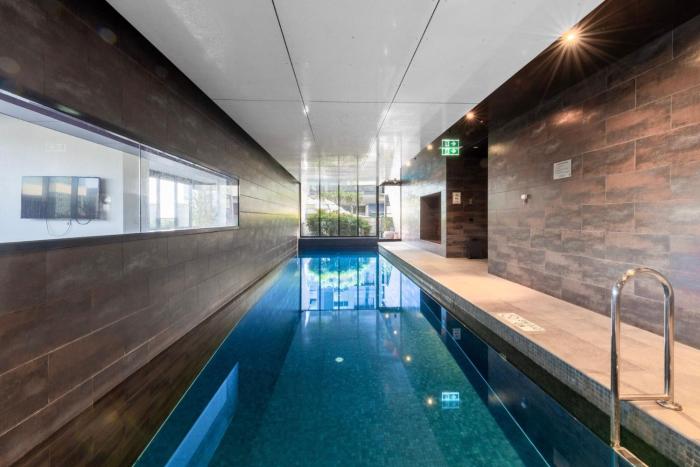 Trendy 2BR with Pool, Gym & Carpark in Prime Spot