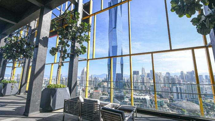 Opus KL Residences 1BR near TRX - Living Signature