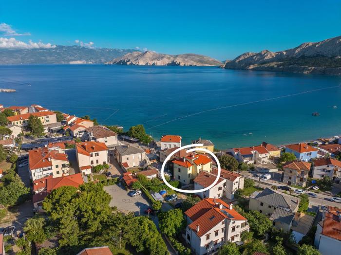 Studio Apartments Cavrak with Terrace
