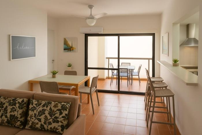 Praia a pé e piscina