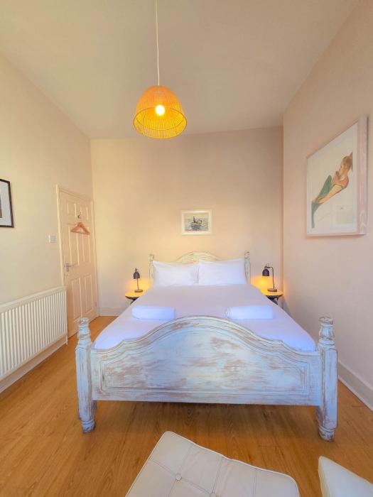 Central Wellington Apartment with Courtyard