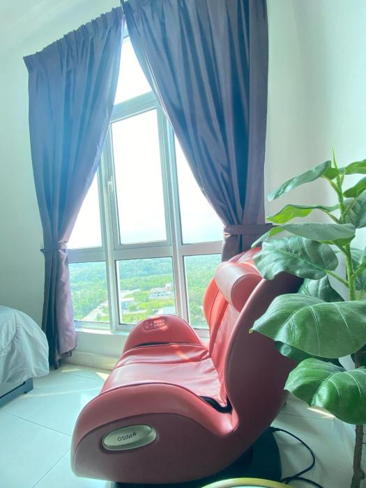 CHEAPEST PROMO Private Modern King Suites above Mesamall Nilai, 3 Km to USIM