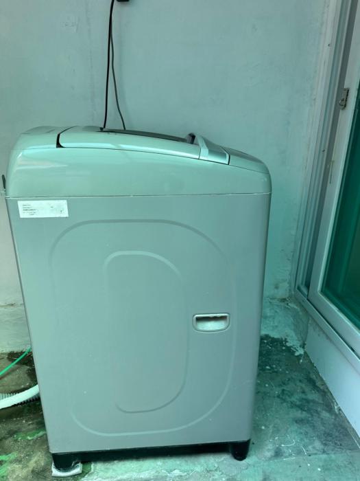 Hanok House with a Yard 1